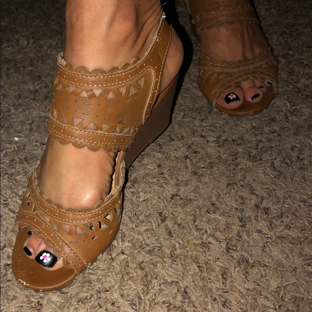 Brown wedges